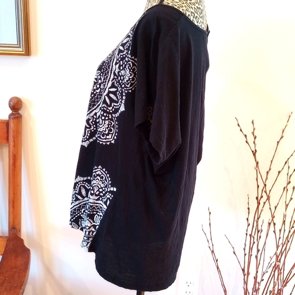 Style & Co. Ladies Short Sleeve Mandala Print Top Size:L Color:Black & White - Picture 2 of 6